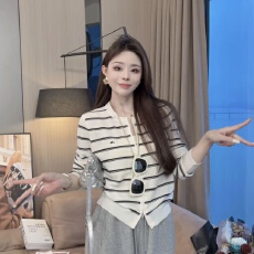 批发2026年春夏新款<b class='q'>时尚</b>百搭宽松减龄开衫长袖外搭上衣女