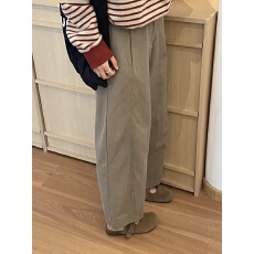 批发九分休闲直筒裤女<b class='q'>大码</b>秋季2026新款胖妹妹mm宽松显瘦工装阔腿裤子