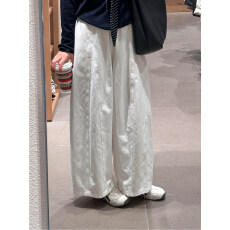 批发2026巨好看慵懒风白色阔腿裤女大码胖mm显瘦镰刀裤韩系chic感裤子