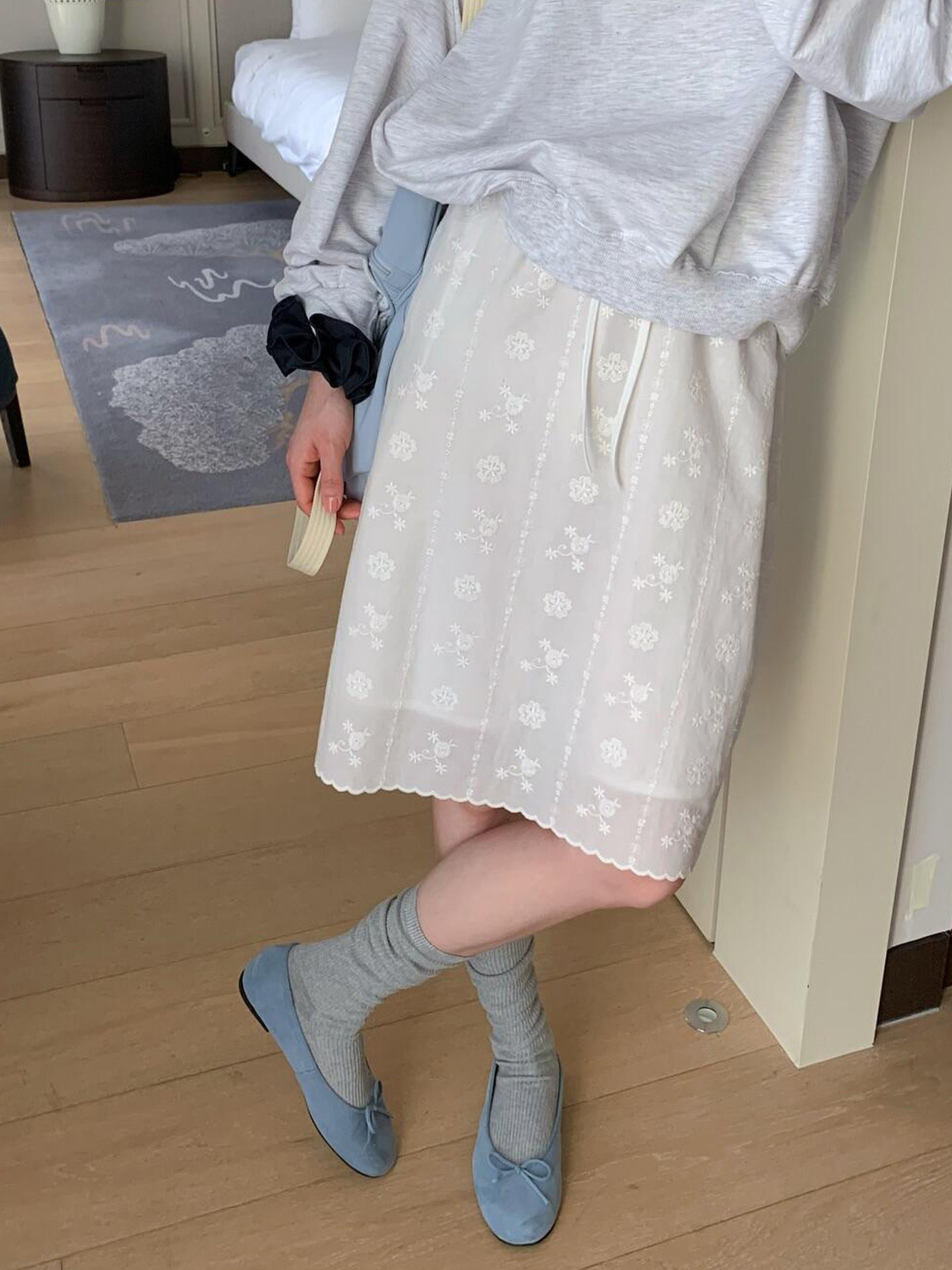 强烈推荐！重工刺绣花边半身裙女2026新款韩系简约百搭直筒中长裙