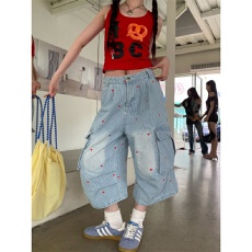 批发美式刺绣爱心条纹设计工装<b class='q'>牛仔</b><b class='q'>短裤</b><b class='q'>男</b>女款夏季多口袋水洗七分裤潮