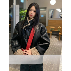 批发2025<b class='q'>冬</b>季黑色毛绒拼接皮衣女<b class='q'>冬</b>新款韩版宽松夹棉防风皮毛一体外套