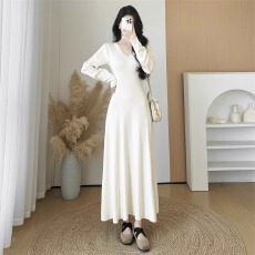 批发温柔风气质V领长袖针织连衣裙女<b class='q'>秋</b>冬配大衣修身显瘦内搭打底长裙