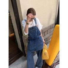 批发韩国东大门早春新款休闲风宽松百搭直筒<b class='q'>牛仔</b>吊带阔腿连体背带长裤
