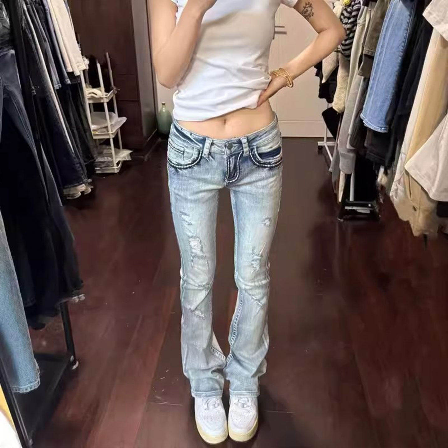 아메리칸 핫걸 섹시함 로우 웨이스트 주름 데님 부츠컷 바지 여성 여름 품격 찢어진 워싱 다용도 호스 슈 긴 바지
