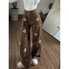 批发美拉德棕色小熊刺绣牛仔裤子女秋冬美式复古宽松直筒阔腿拖地裤子
