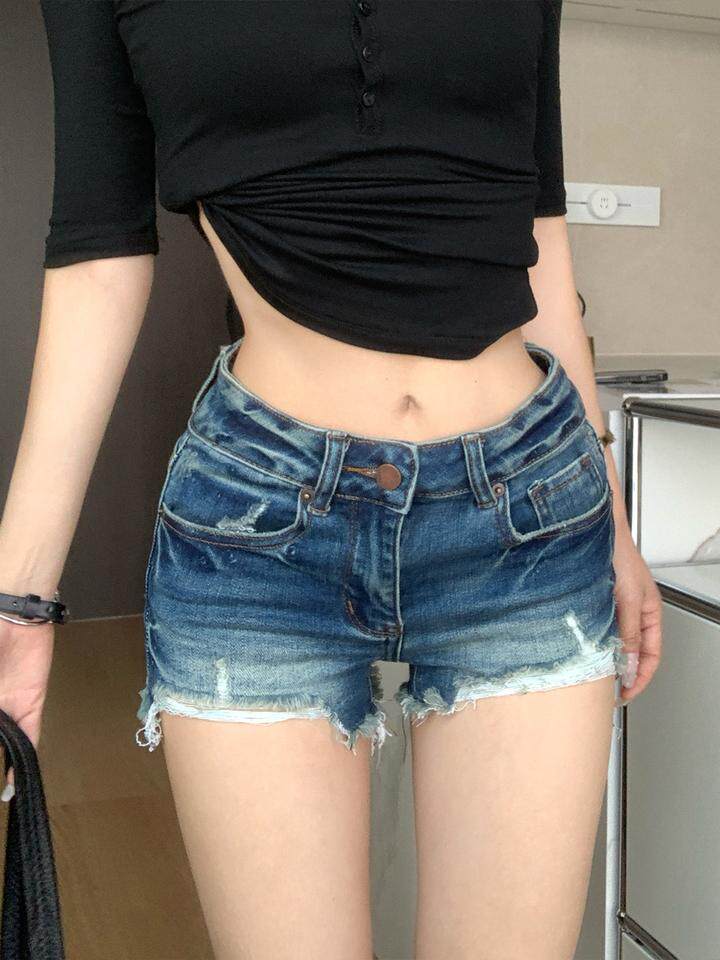 아메리칸 핫걸 거친 가장자리 데님 반바지 여성 2026 여름 새로운 캐주얼 한 마디 스트레이트 넓은 다리 타이트 스커트 핫 바지