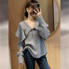 批发小众<b class='q'>时尚</b><b class='q'>潮流</b>格子上衣女2026春季新款韩版宽松设计感通勤百搭衬衫