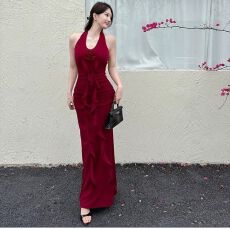 批发法式优雅红色挂脖吊带<b class='q'>连衣裙</b>女夏季新款辣妹性感<b class='q'>露背</b>气质