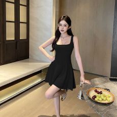 批发纯欲性感吊带连衣裙女夏季新款修身黑天鹅裙子显瘦收腰a字