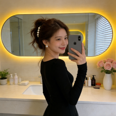 批发黑色长袖<b class='q'>连衣裙</b>子女秋季2026新款高级感鱼尾收腰性感<b class='q'>露背</b>臂裙