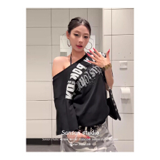 批发美式复古斜肩短袖t恤女夏季设计感小众露肩辣妹上衣