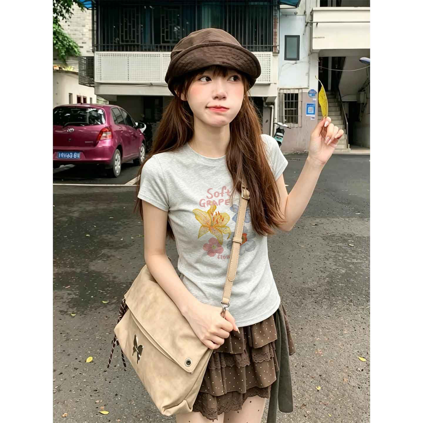 작은 대중 달콤함 꽃 프린트 반팔 티셔츠 여성 긍정적 인 어깨 몸매 가꾸기 라운드 넥 다용도 여름 새로운 기본 셔츠 맨위