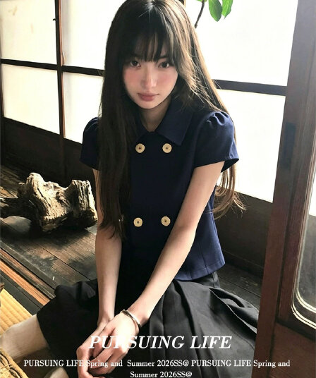 한 부서 학원 스타일 베이비 칼라 반팔 여성 셔츠 여름 이중 버튼 긍정적 인 어깨 쇼트 스타일 셔츠 몸매 가꾸기 슬림해 보이는 맨위