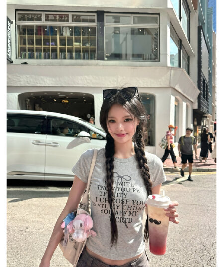 광저우 원단 디지털 직분사 완제품 210 그램 95 면 40s 오스트리아 델 나비 매듭 알파벳 프린트 짧은