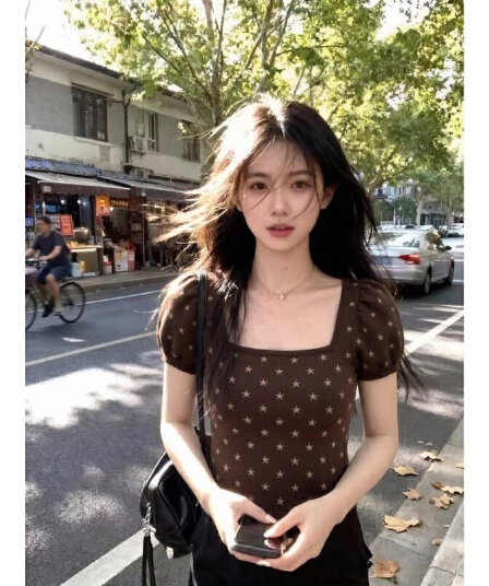 1 1 라이 우아한 리브 브라운 거품 소매 프린트 반팔 티셔츠 여성 디자인 센스 26 연령 감소 맨위
