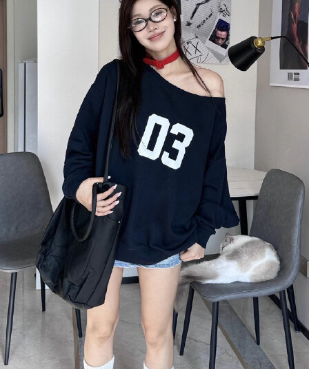 아메리칸 레트로 프린트 비스듬한 어깨 후드티 여성 가을 겨울 루즈핏 맨위