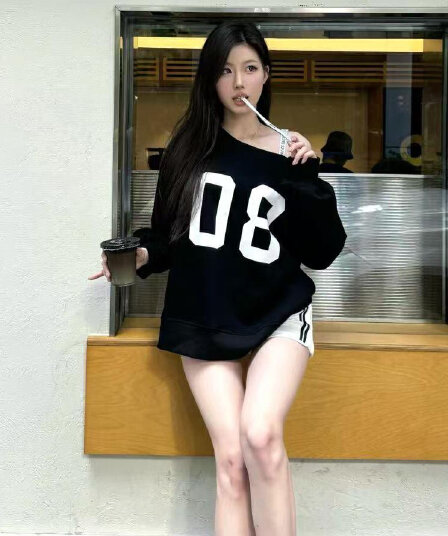 아메리칸 레트로 핫걸 비스듬한 어깨 프린트 루즈핏 후드티