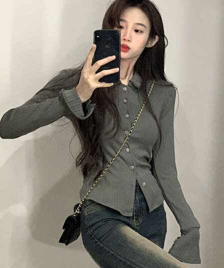 핫걸 긍정적 인 어깨 긴팔 티셔츠 여성 봄 가을 디자인 센스 몸매 가꾸기 기본 셔츠 나팔 소매 맨위