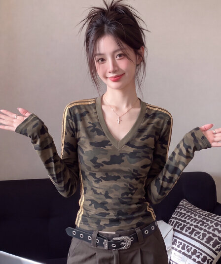 가을 의상 새로운 순수한 욕망 바람 카모플라주 긍정적 인 어깨 V넥 긴팔 티셔츠 여성