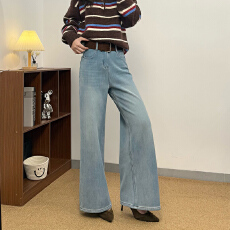 批发实拍~~加绒微喇<b class='q'>牛仔裤</b>女2025秋冬新款浅蓝高腰显瘦小个子喇叭裤