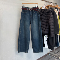 批发<b class='q'>欧洲站</b>设计感斜边杠条腰带阔腿宽松显瘦加绒加厚<b class='q'>牛仔裤</b>女冬季新款