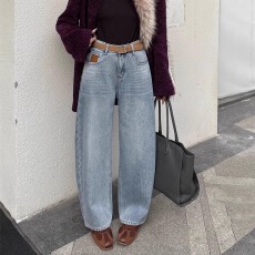 批发爆犀牛浅蓝色宽松阔腿裤女2025冬季加绒加厚百搭<b class='q'>显瘦</b>弯刀<b class='q'>牛仔裤</b>子