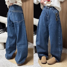 批发<b class='q'>欧洲站</b>2025冬季加厚加绒高腰一粒扣圆弧口袋窄版水洗弯刀<b class='q'>牛仔裤</b>女