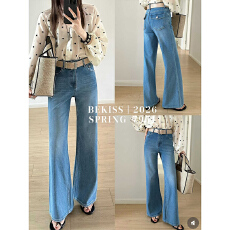 批发2026春季新品<b class='q'>韩版</b>显瘦高腰软糯垂感牛仔拖地微喇裤