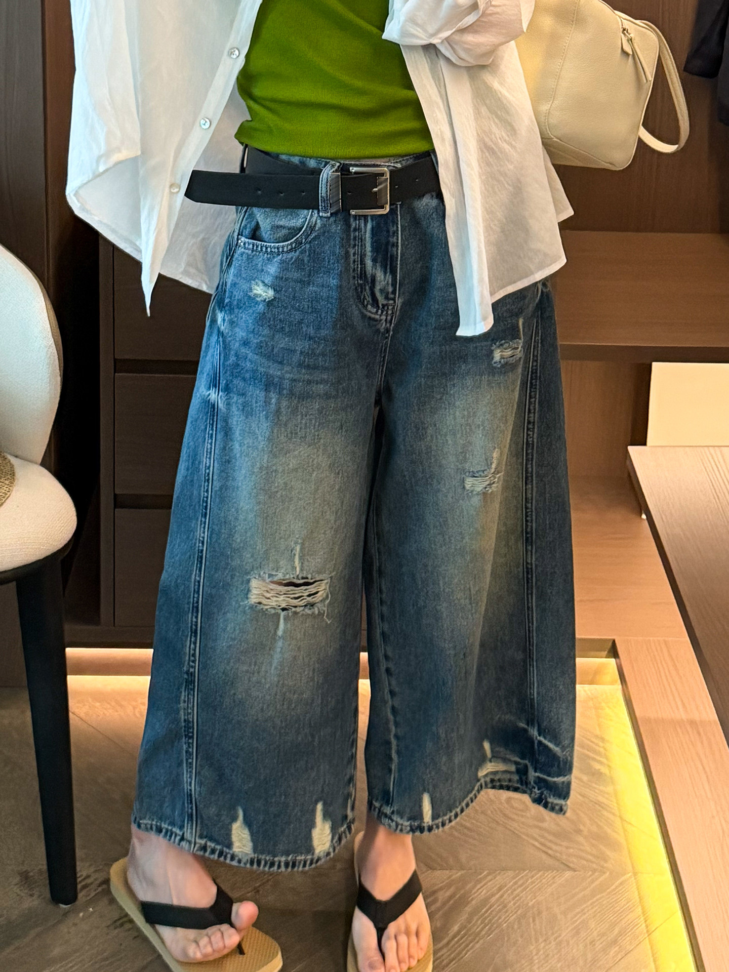 레트로 찢어진 부분 8 점 넓은 다리 청바지 여성 유럽 역 2026 여름 드레스 새로운 유럽 상품 여성 의류 스트레이트 바지 트렌디