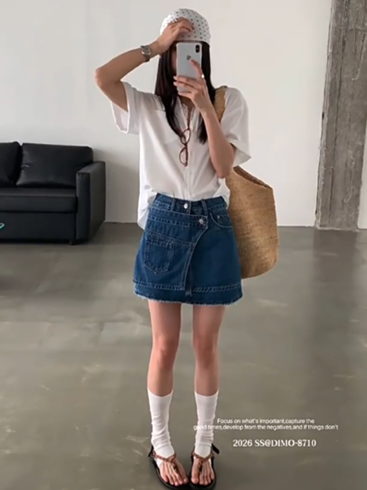 dimo8710 여름 불규칙 미니 스커트 여성 2026 새로운 패션 페이크 레이어드 디자인 센스 데님 반바지 치마바지