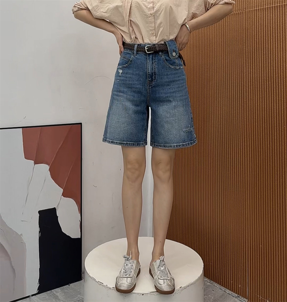 워싱 찢어진 부분 5 점 데님 반바지 여성 여름 새로운 파란색 유명인 j55393 하이웨이스트 슬림해 보이는 스트레이트 바지