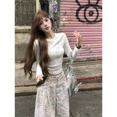 批发1*1德绒白色蝴蝶结刺绣长袖<b class='q'>T</b><b class='q'>恤</b>女秋2025辣妹短款正肩打底内搭上衣