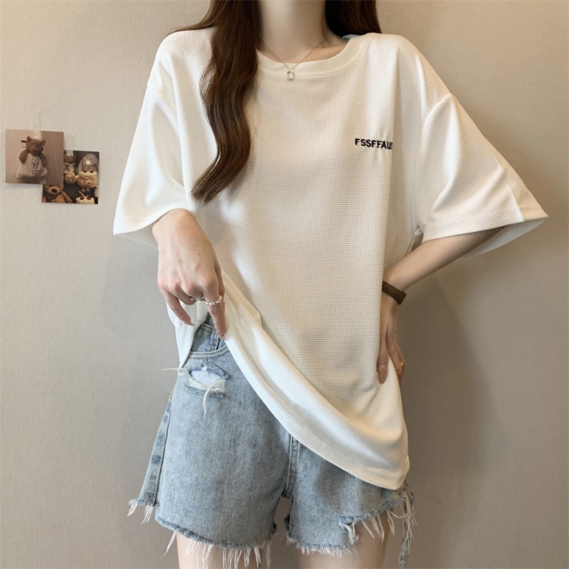실사 ins 슈퍼 화재 자수 반팔 티셔츠 여성 여름 새로운 루즈핏 한국 스타일 다용도 chic 홍콩 느낌 동정 맨위