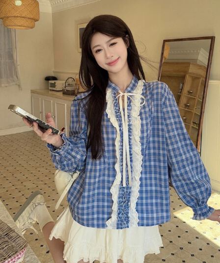 프랑스식 벌룬 소매 레이스업 블루 체크무늬 여성 셔츠 루즈핏 레이스 조각 품격 V넥 긴팔 맨위 2026 봄