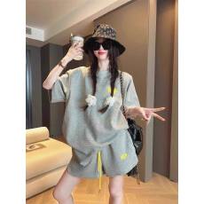 批发2026新款夏季美式休闲运动套装<b class='q'>女</b>夏季短袖T恤+阔腿<b class='q'>短裤</b>两件套