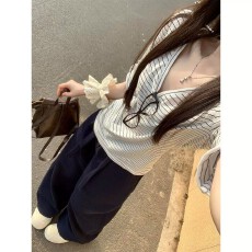 批发韩系学院风运动<b class='q'>套装</b>女夏季减龄<b class='q'>条纹</b>V领T恤阔腿裤休闲两件套