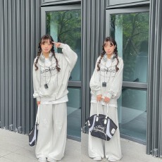 批发米杏色休闲<b class='q'>运动服</b>套装女学生秋冬美式宽松<b class='q'>大码</b>卫衣阔腿裤ootd两件