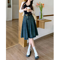 批发<b class='q'>百搭</b>小众通勤个性牛仔半身裙春秋季新款高腰显瘦百褶A字牛仔伞裙