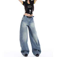 批发通勤韩版街头<b class='q'>个性</b>ins阔腿牛仔裤女宽松显瘦<b class='q'>时尚</b>磨白弯刀牛仔裤潮