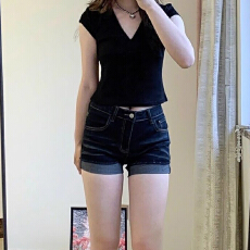 批发辣妹直筒热裤<b class='q'>牛仔</b>裤女春夏季新款显瘦设计感休闲<b class='q'>卷</b><b class='q'>边</b><b class='q'>牛仔</b><b class='q'>短裤</b>子潮