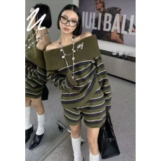 批发早秋新款韩系设计感套装条纹一字领针织上衣+短裤两件套<b class='q'>高级</b>感潮