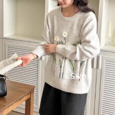 批发2025秋冬新款高级感立体花朵毛衣内搭<b class='q'>大码</b>女装遮肉打底针织衫上衣