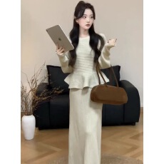 批发秋冬新款气质时尚高级感坑条伞边针织上衣+<b class='q'>半身裙</b>两件套