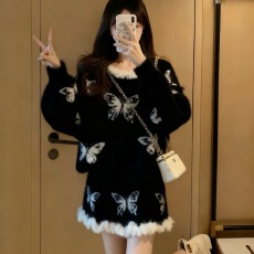 批发蝴蝶<b class='q'>印花</b>拼接毛边设计感针织<b class='q'>套装</b>女2025秋冬慵懒风显瘦减龄两件套