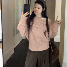 批发韩系一字领绞花毛衣女2025新款冬温柔风收腰显瘦露肩针织上衣