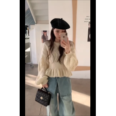 批发法式气质灯笼袖圆领长袖针织毛衣女秋冬新款收腰显瘦时尚穿搭上衣