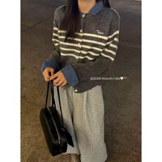 批发十三行2025秋冬新款<b class='q'>牛仔</b>领拼接假两件条纹针织开衫女刺绣毛衣<b class='q'>外套</b>