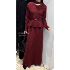 批发新款设计挂脖领荷叶边收腰上衣半身裙子配腰带针织两件套