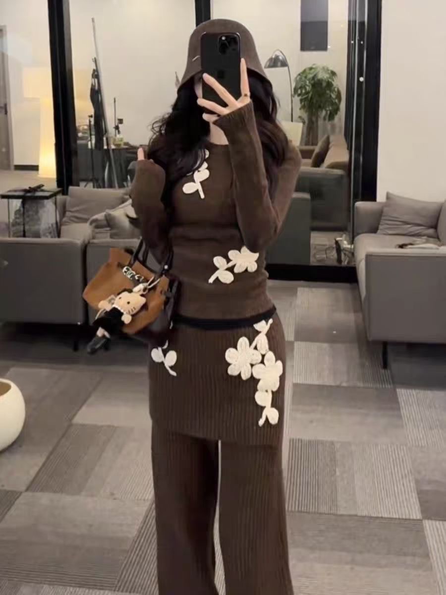 따뜻한 브라운 꽃무늬 느긋한 바람 패션 겨울 새로운 캐주얼 루즈핏 슬림해 보이는 스웨터 와이드 레그 팬츠 3종 세트